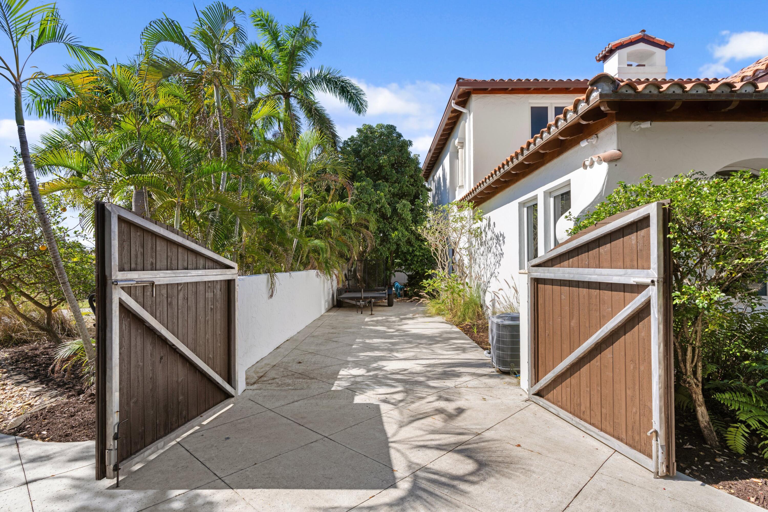 901 NW 4th, Boca Raton FL 33432