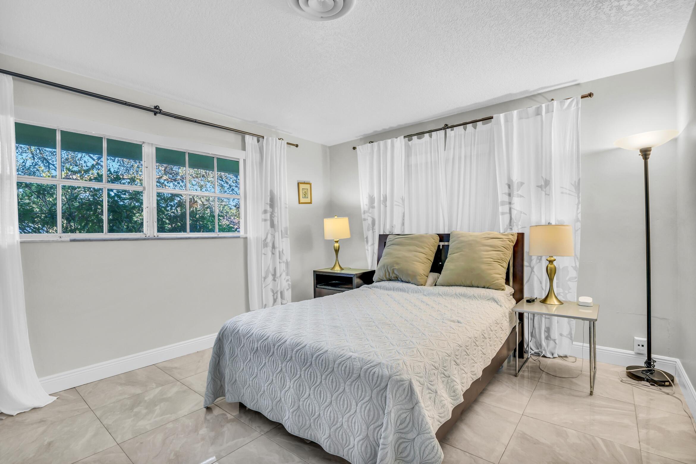 1290 SW 8th, Boca Raton FL 33486