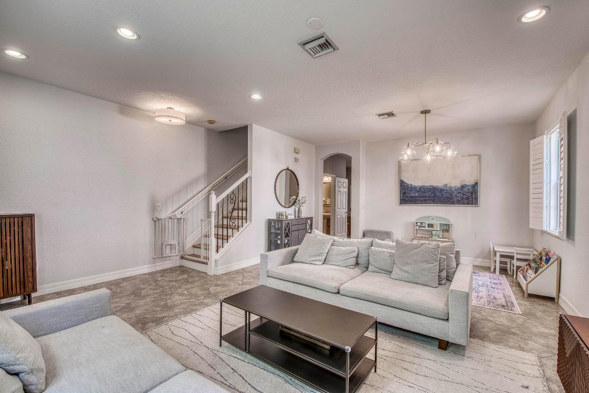 120 W Thatch Palm, Jupiter FL 33458