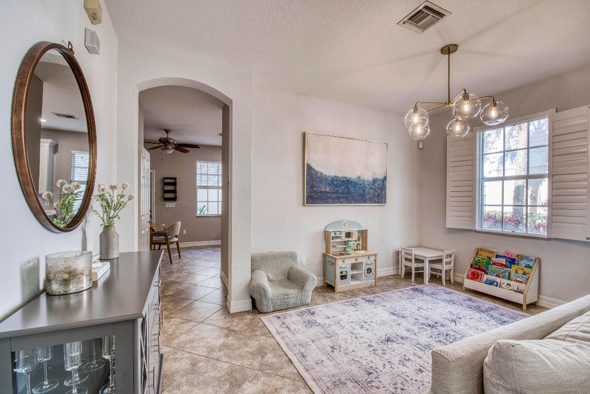 120 W Thatch Palm, Jupiter FL 33458