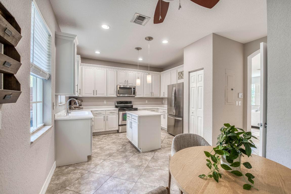 120 W Thatch Palm, Jupiter FL 33458