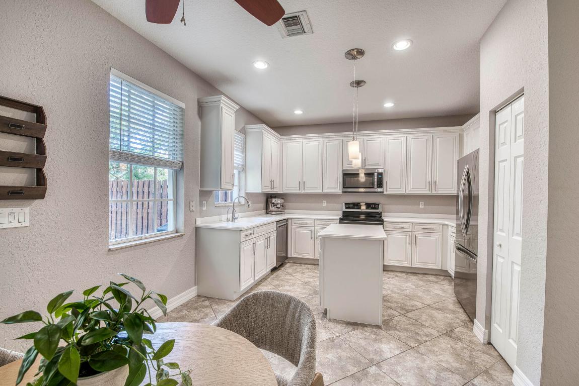 120 W Thatch Palm, Jupiter FL 33458