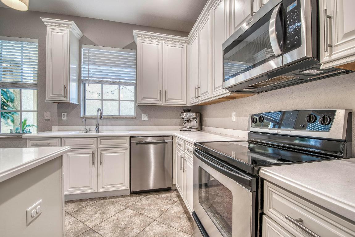 120 W Thatch Palm, Jupiter FL 33458