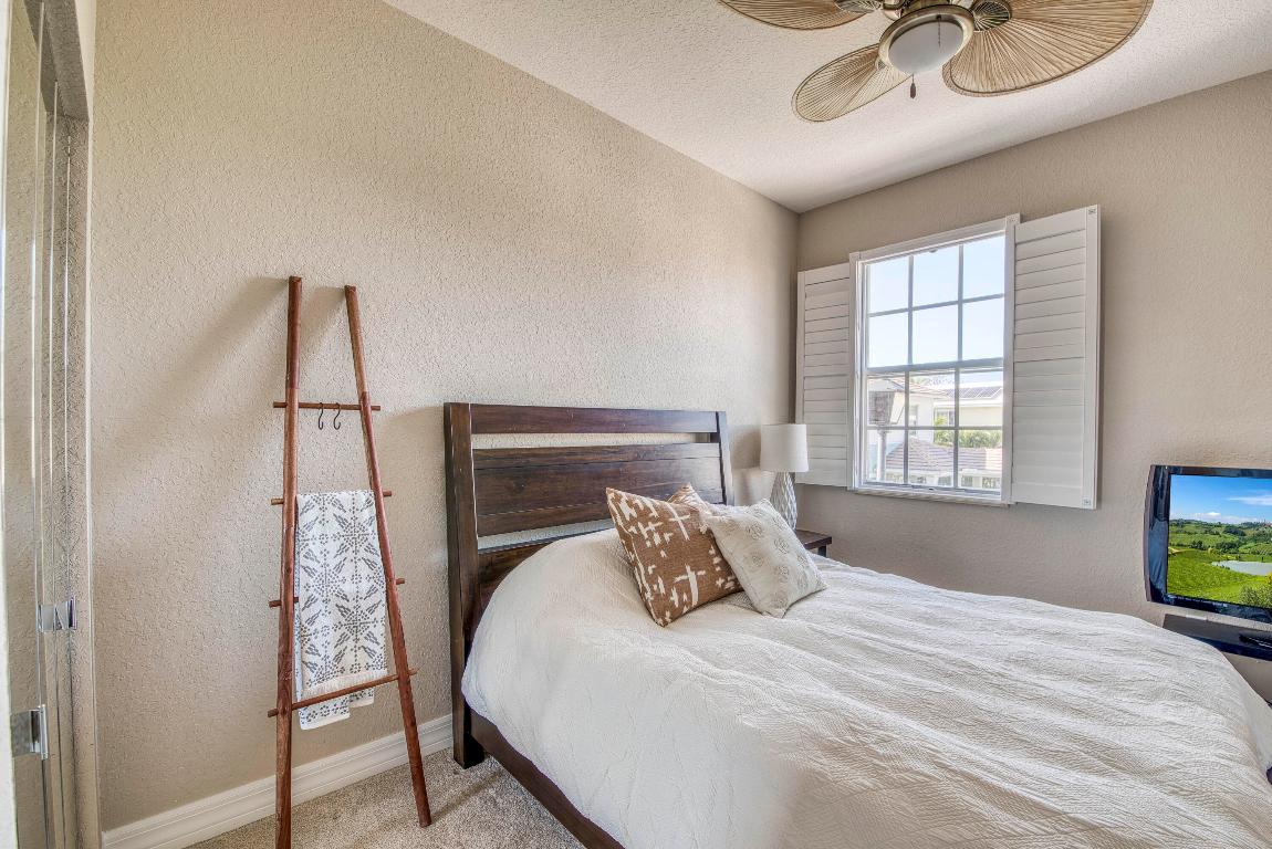 120 W Thatch Palm, Jupiter FL 33458