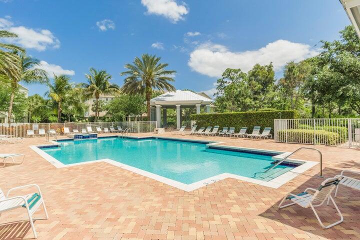 120 W Thatch Palm, Jupiter FL 33458