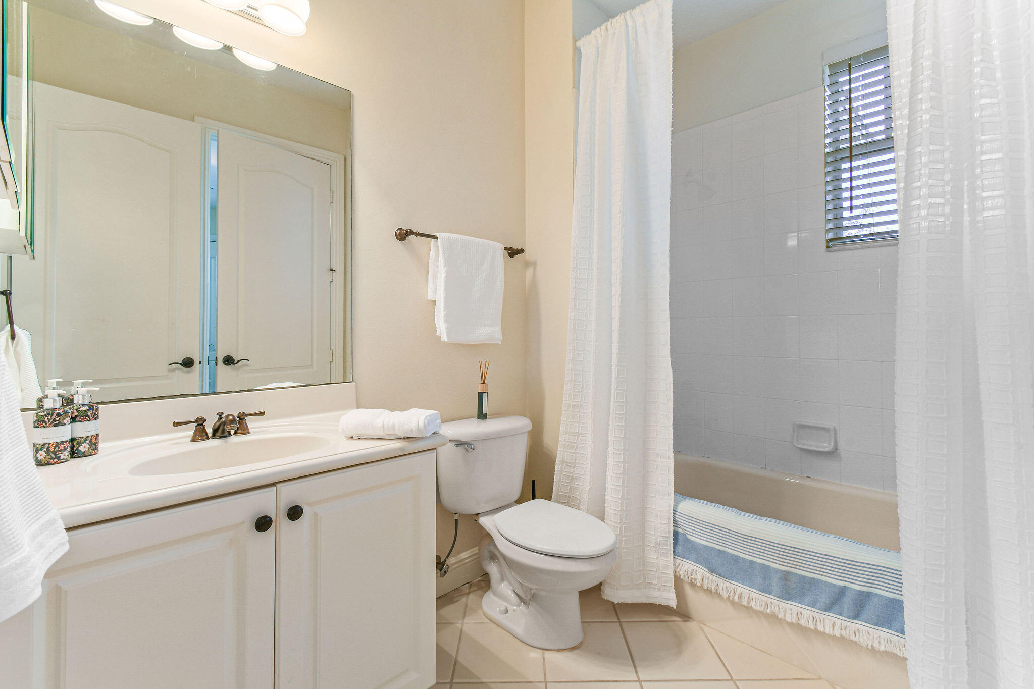 256 W Bay Cedar, Jupiter FL 33458