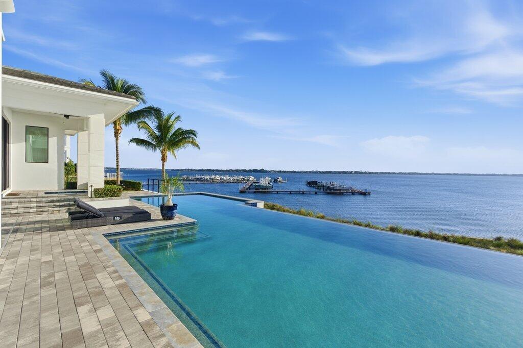 1271 NE Langford, Jensen Beach FL 34957
