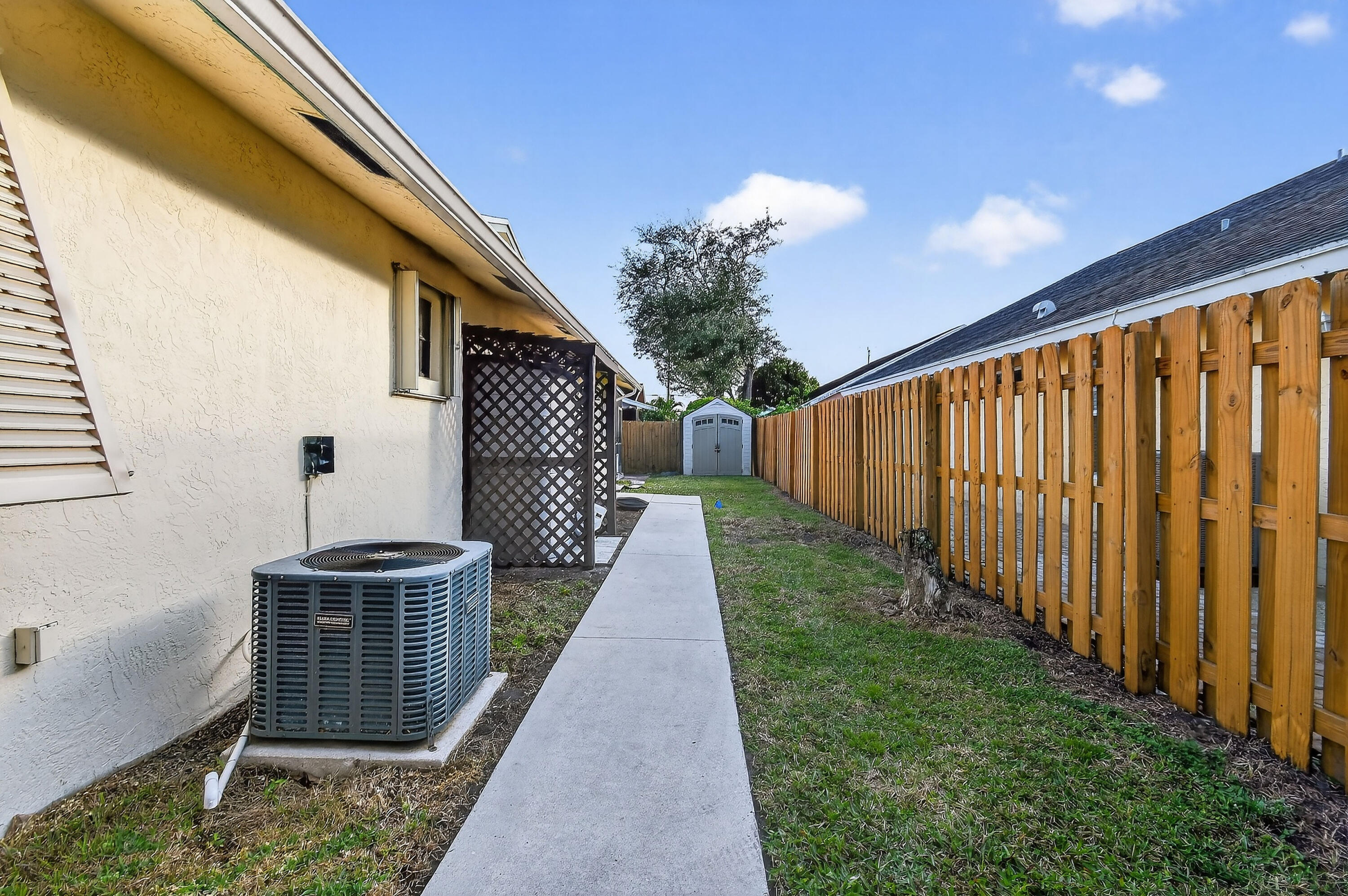 6016 Pompano, Jupiter FL 33458