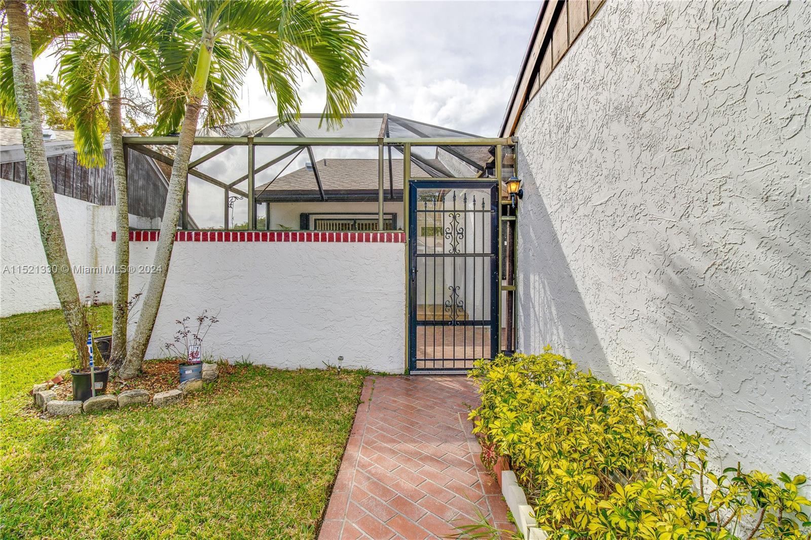 6343 W Pinehurst Cir #D36, Tamarac FL 33321