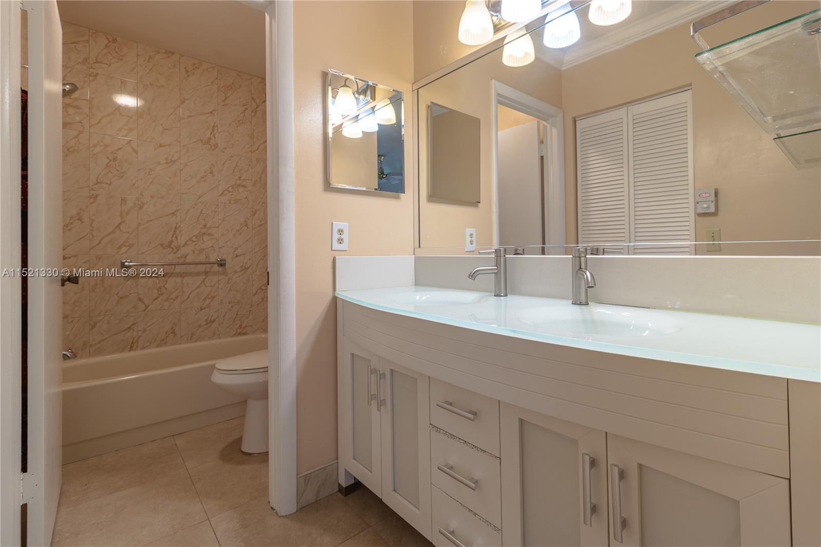 6343 W Pinehurst Cir #D36, Tamarac FL 33321