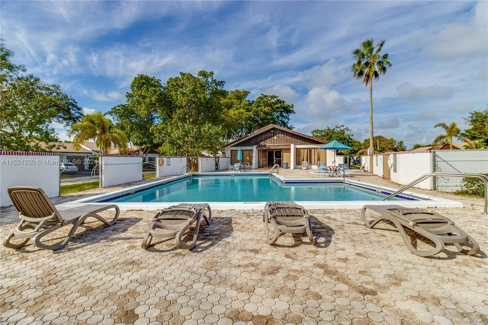 6343 W Pinehurst Cir #D36, Tamarac FL 33321