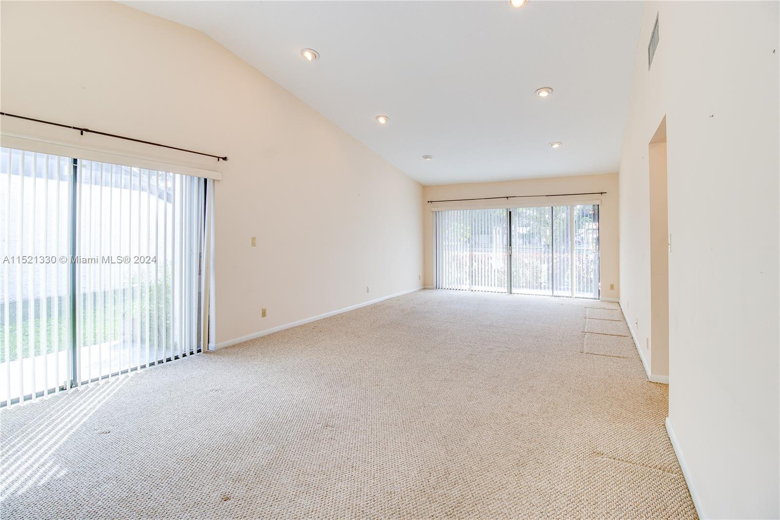 6343 W Pinehurst Cir #D36, Tamarac FL 33321