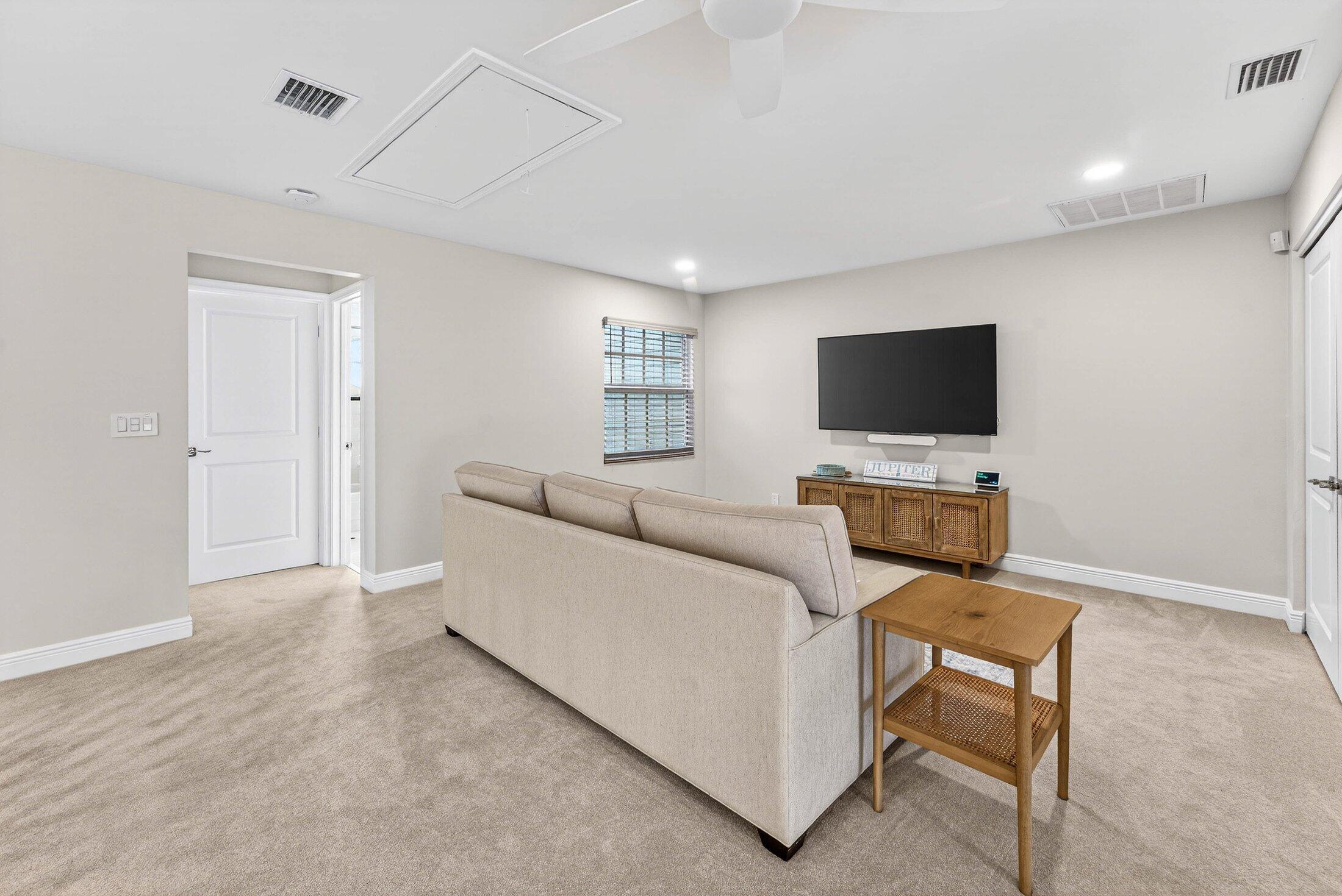 812 Ocean Dunes, Jupiter FL 33477