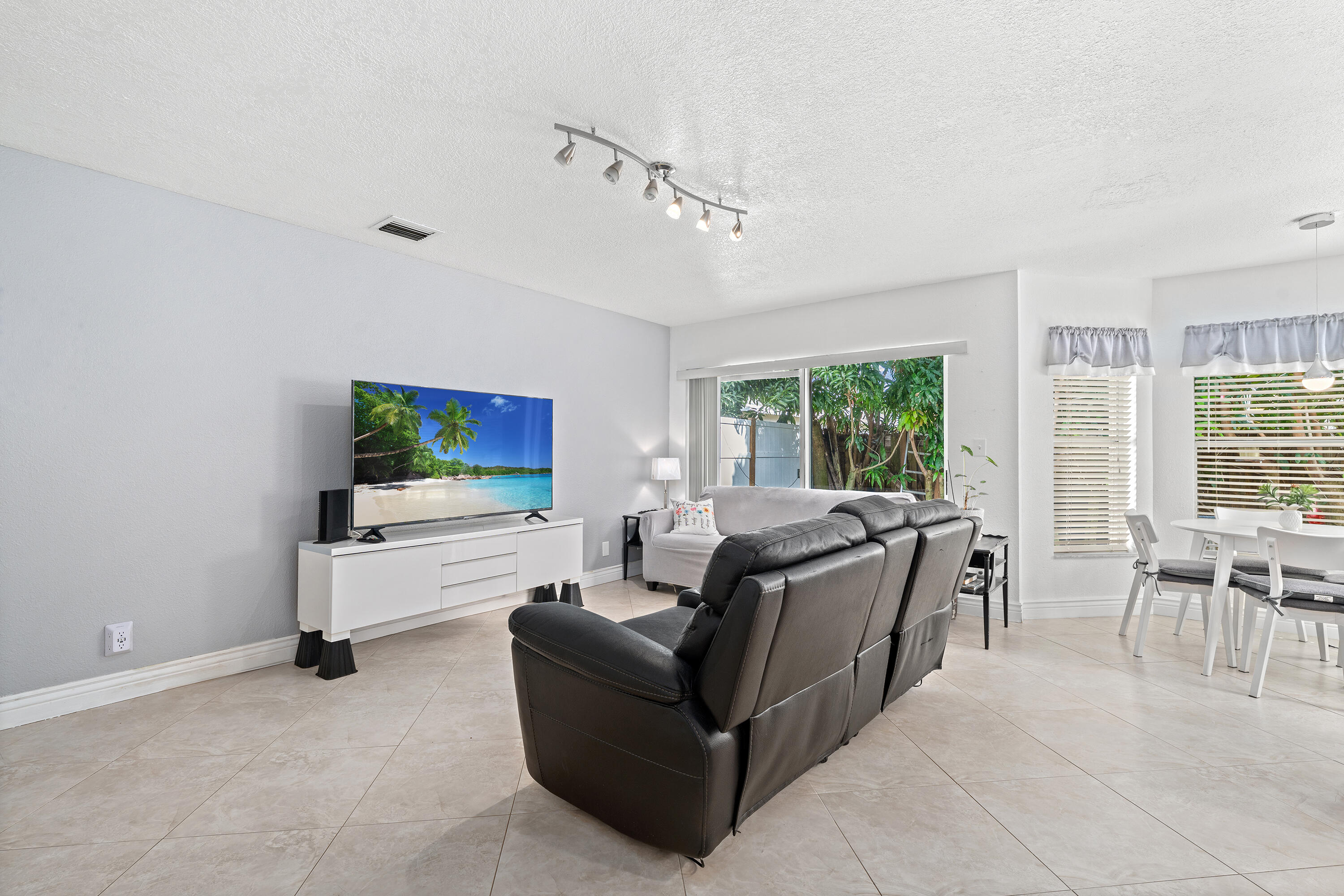 18956 La Costa, Boca Raton FL 33496