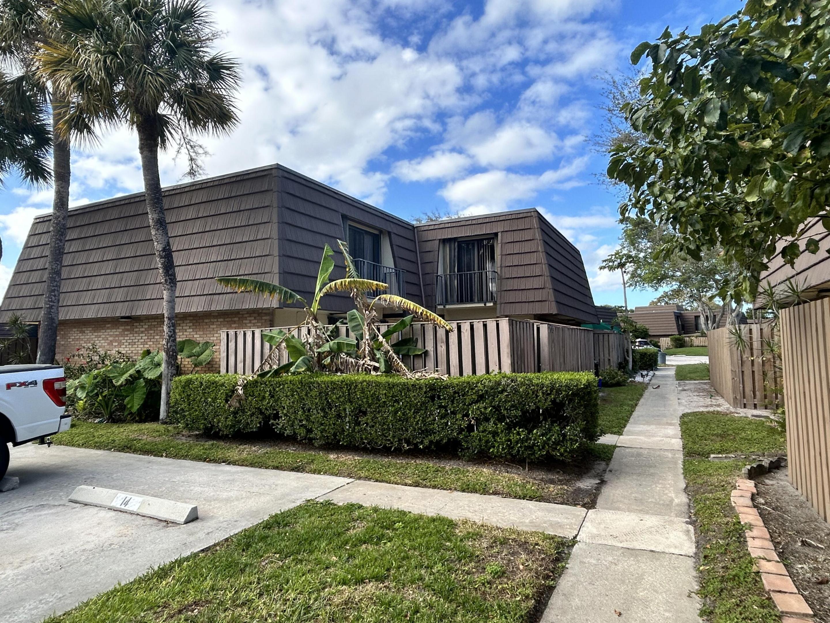 705 7th, Palm Beach Gardens FL 33410