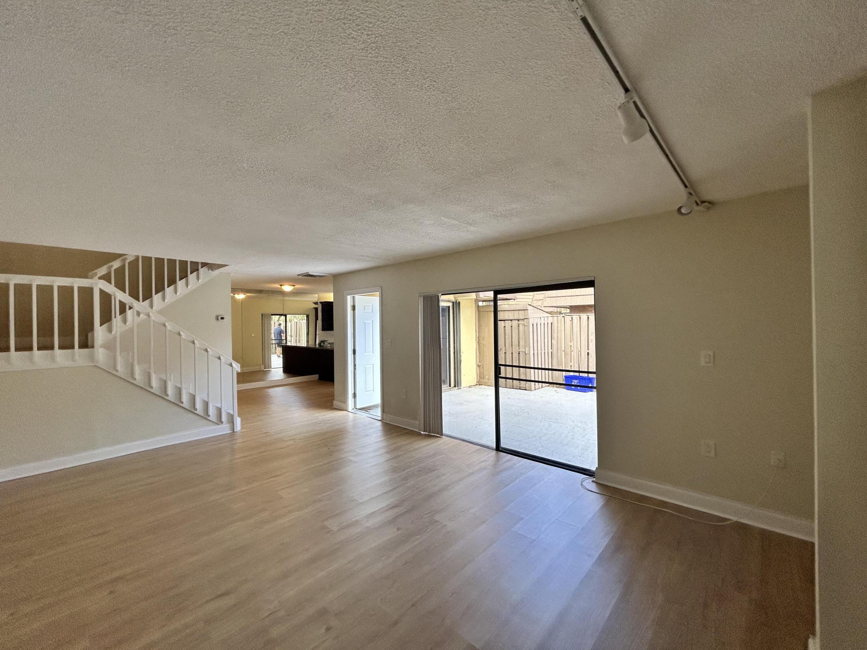 705 7th, Palm Beach Gardens FL 33410