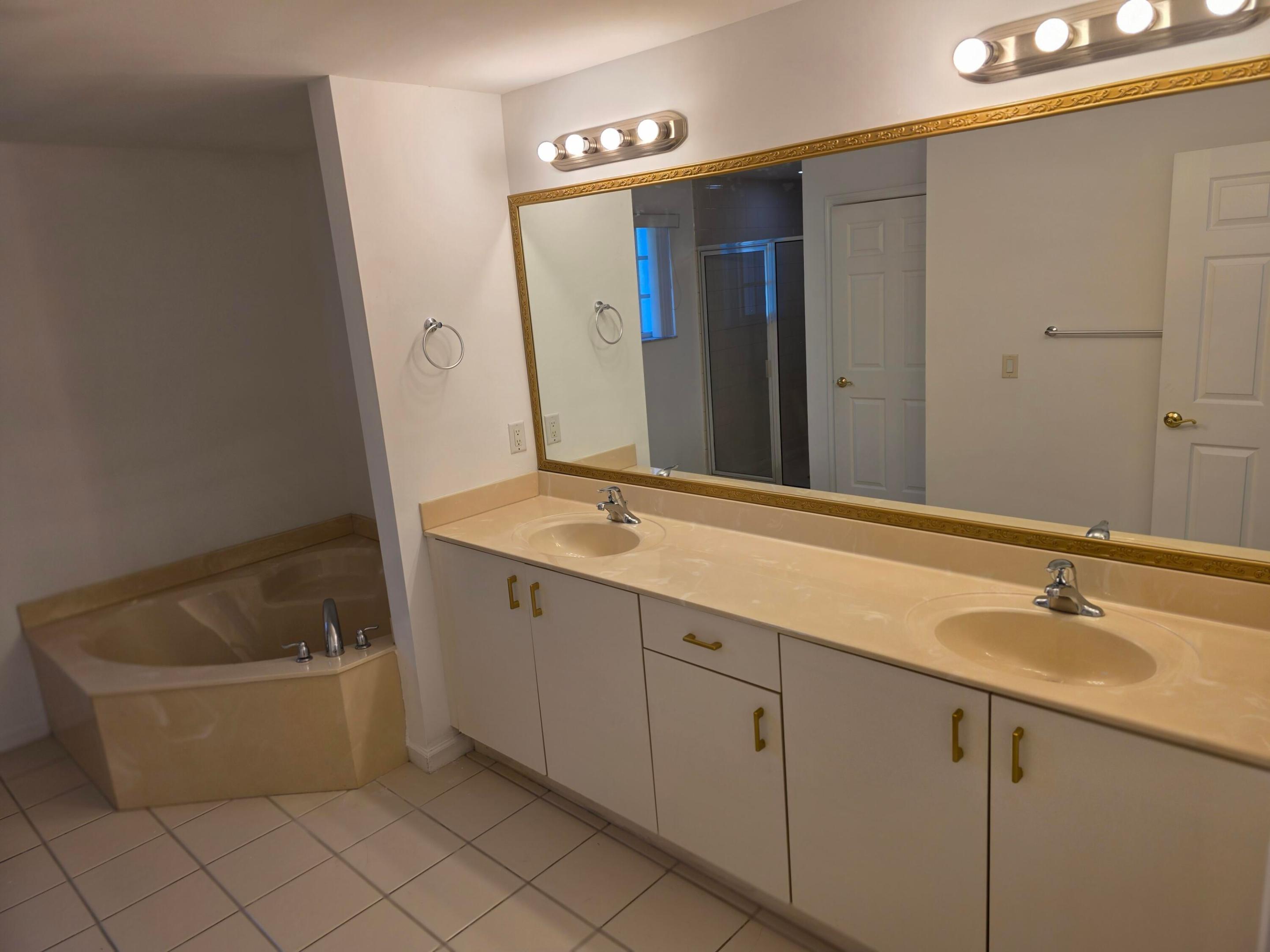 3589 NW 14th #3589, Lauderhill FL 33311
