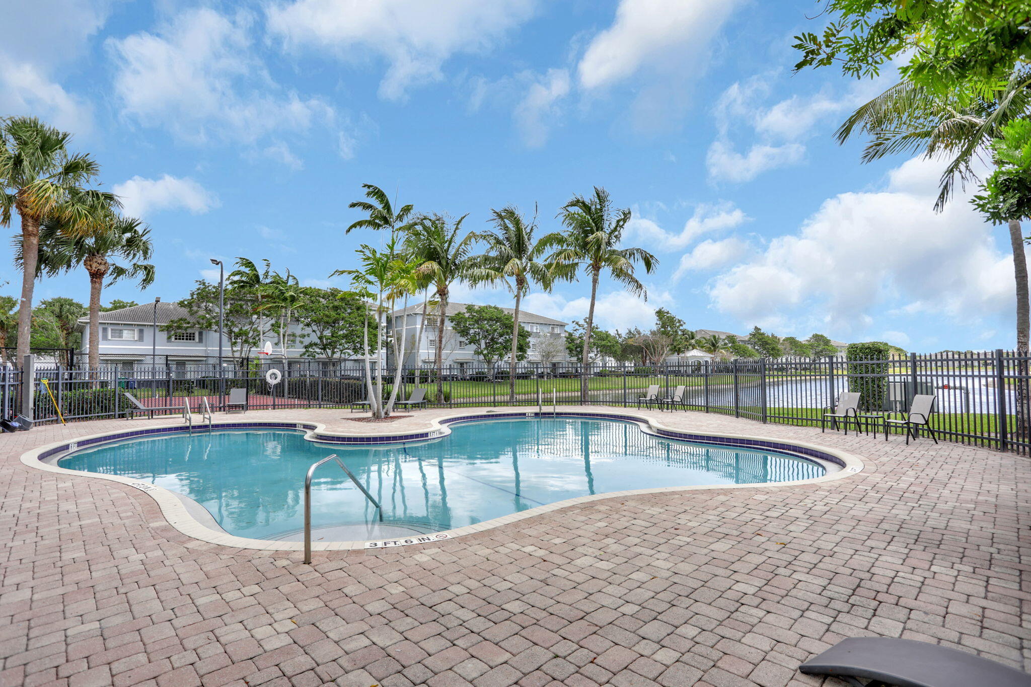 3589 NW 14th #3589, Lauderhill FL 33311