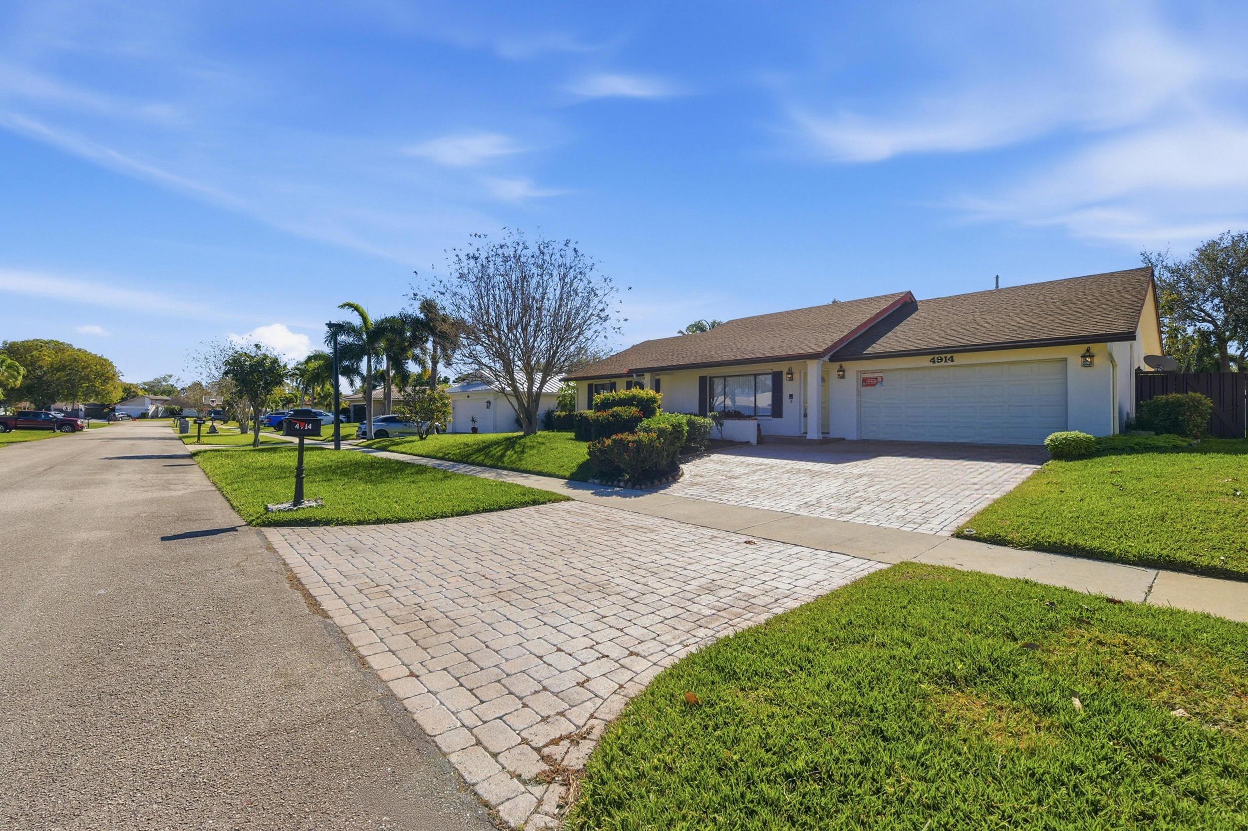 4914 Acorn, Boca Raton FL 33487