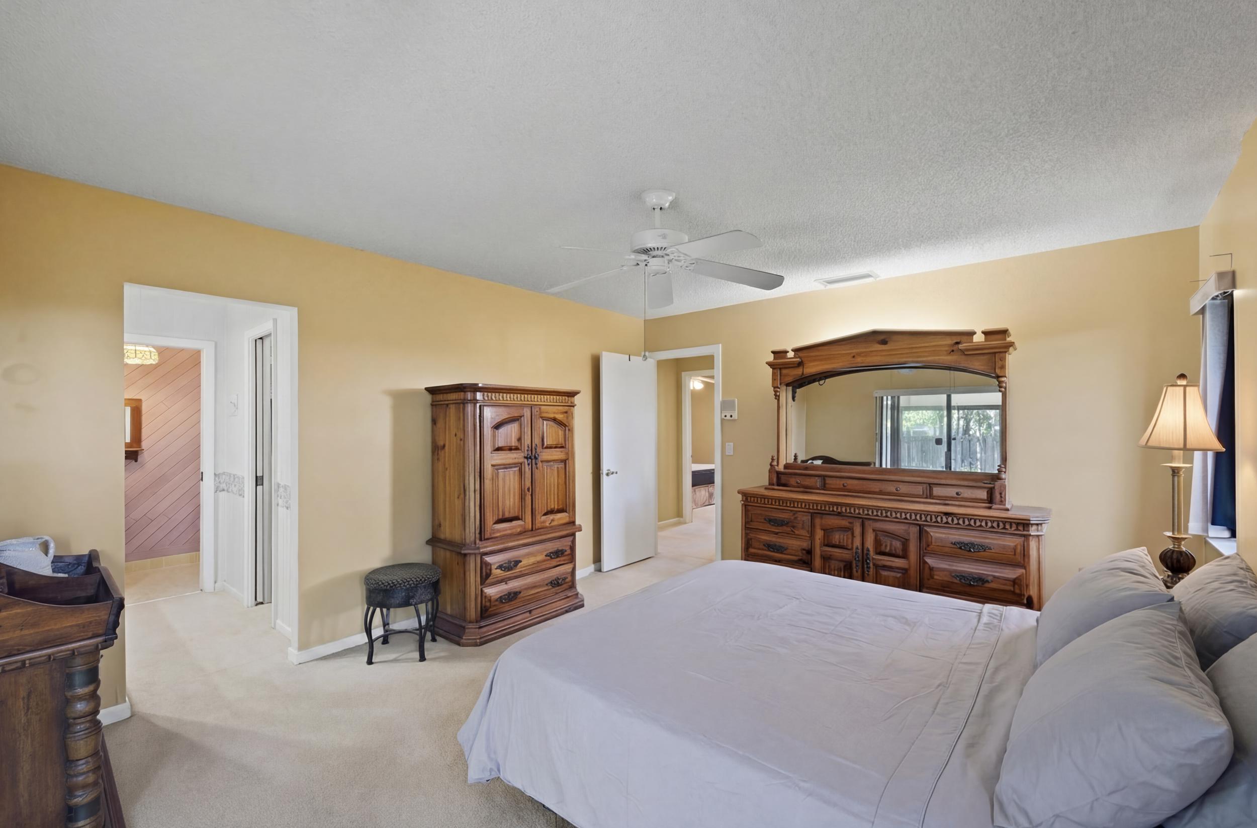 4914 Acorn, Boca Raton FL 33487