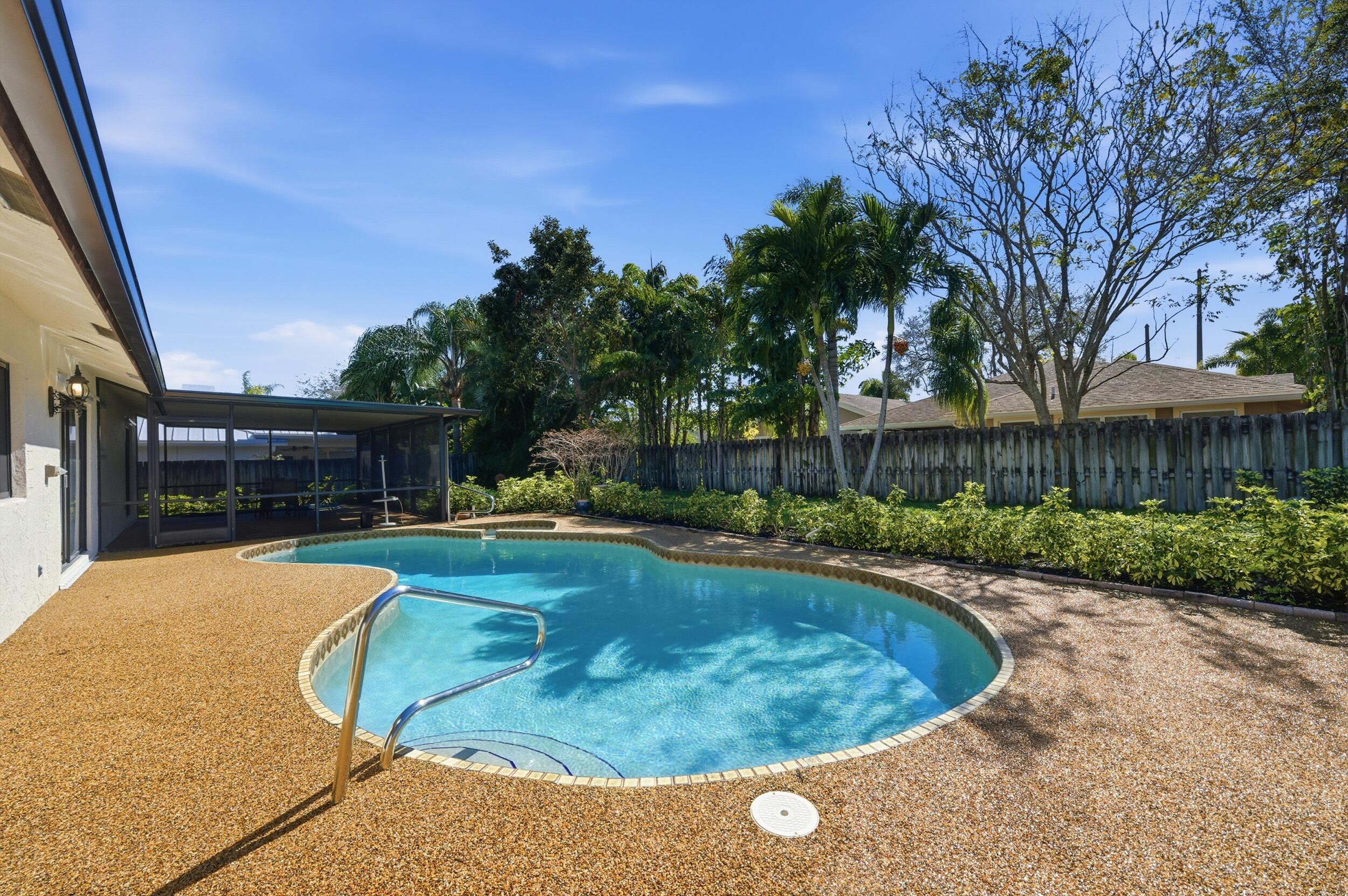 4914 Acorn, Boca Raton FL 33487