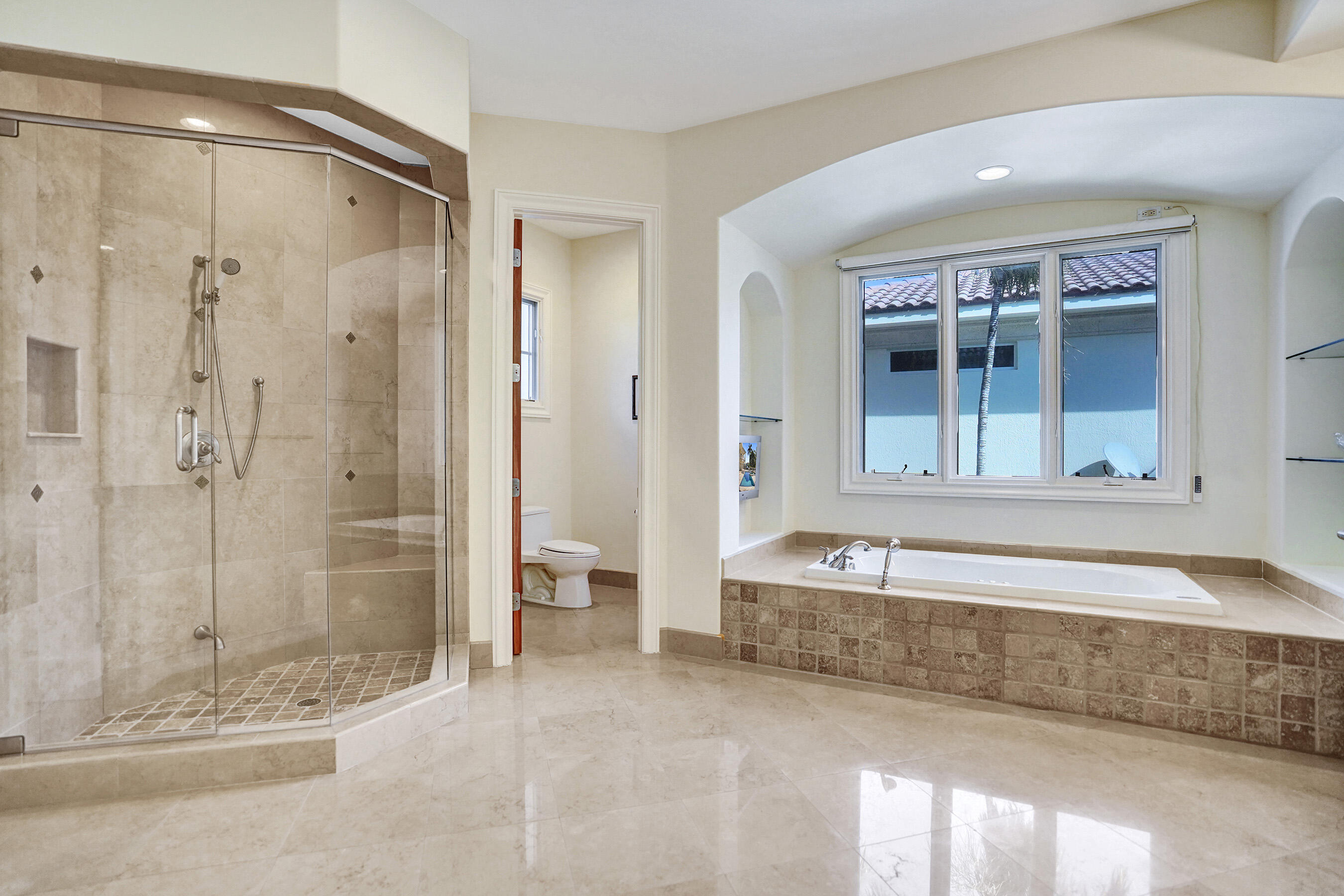 2330 NE 31st, Lighthouse Point FL 33064