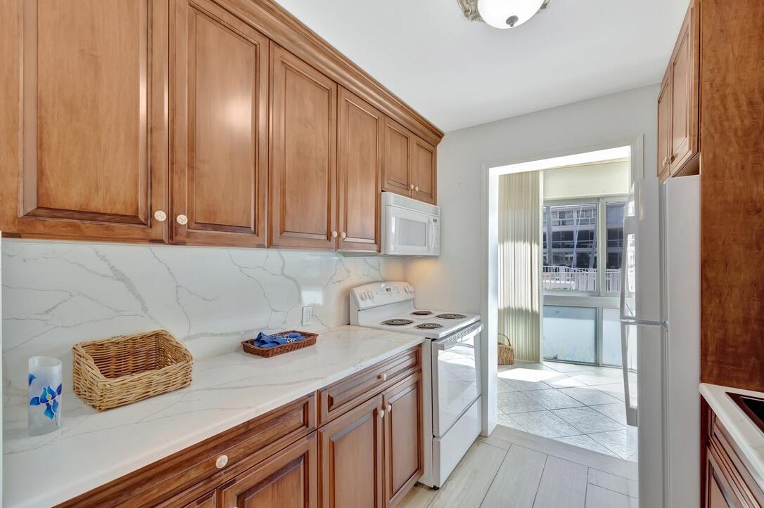 3050 NE 48th #107, Fort Lauderdale FL 33308