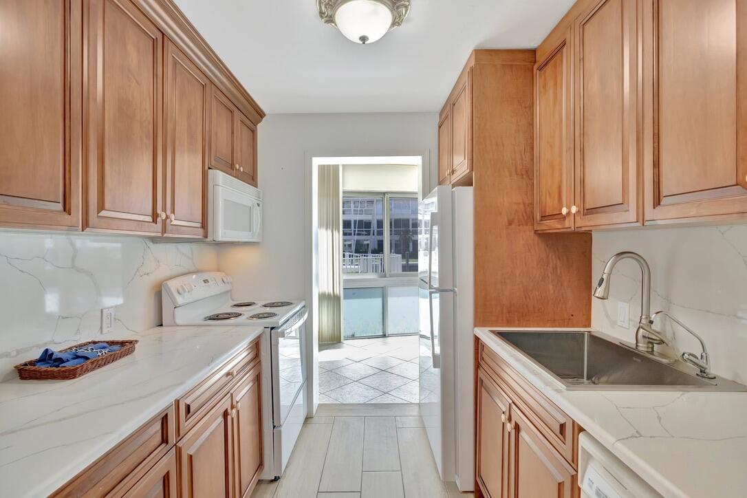 3050 NE 48th #107, Fort Lauderdale FL 33308