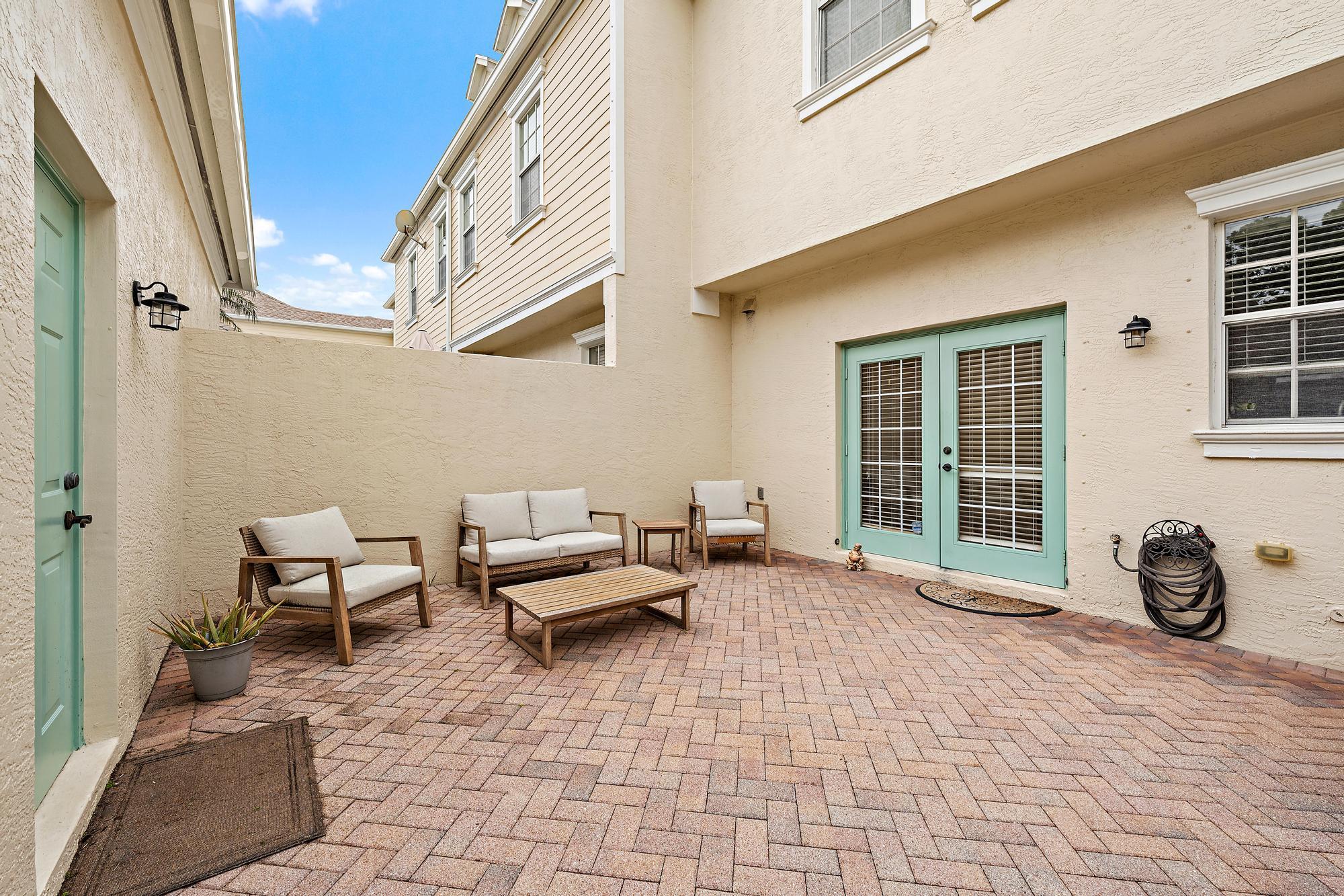 315 E Bay Cedar, Jupiter FL 33458