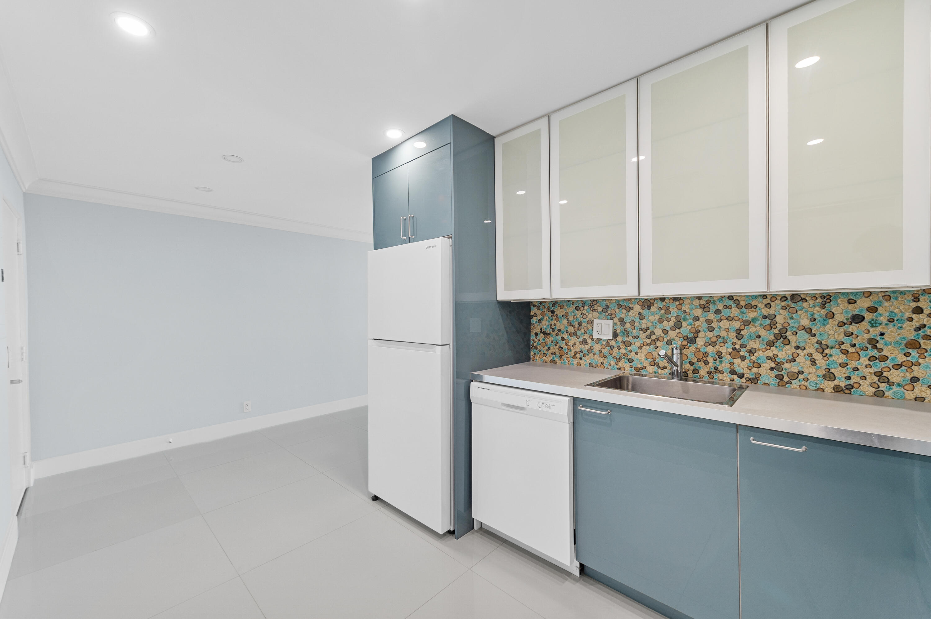 3220 Bayview #302, Fort Lauderdale FL 33306
