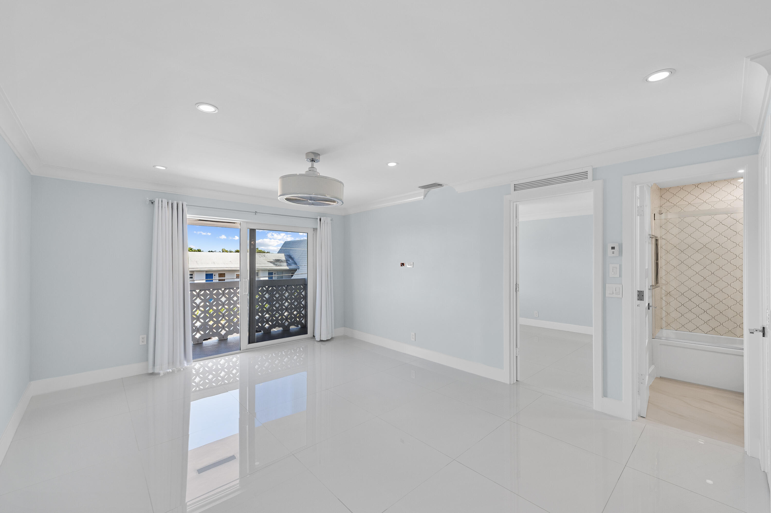 3220 Bayview #302, Fort Lauderdale FL 33306