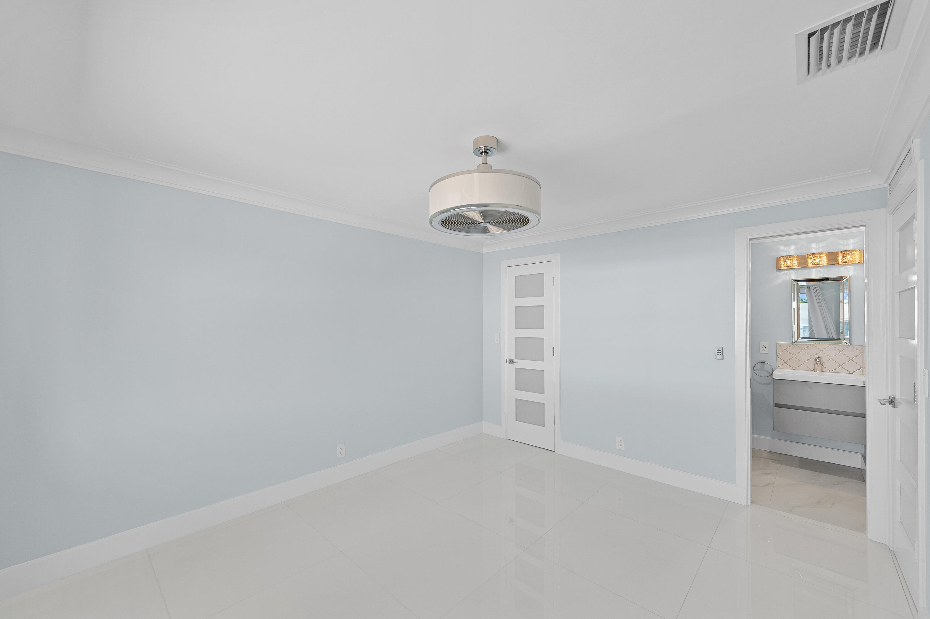 3220 Bayview #302, Fort Lauderdale FL 33306