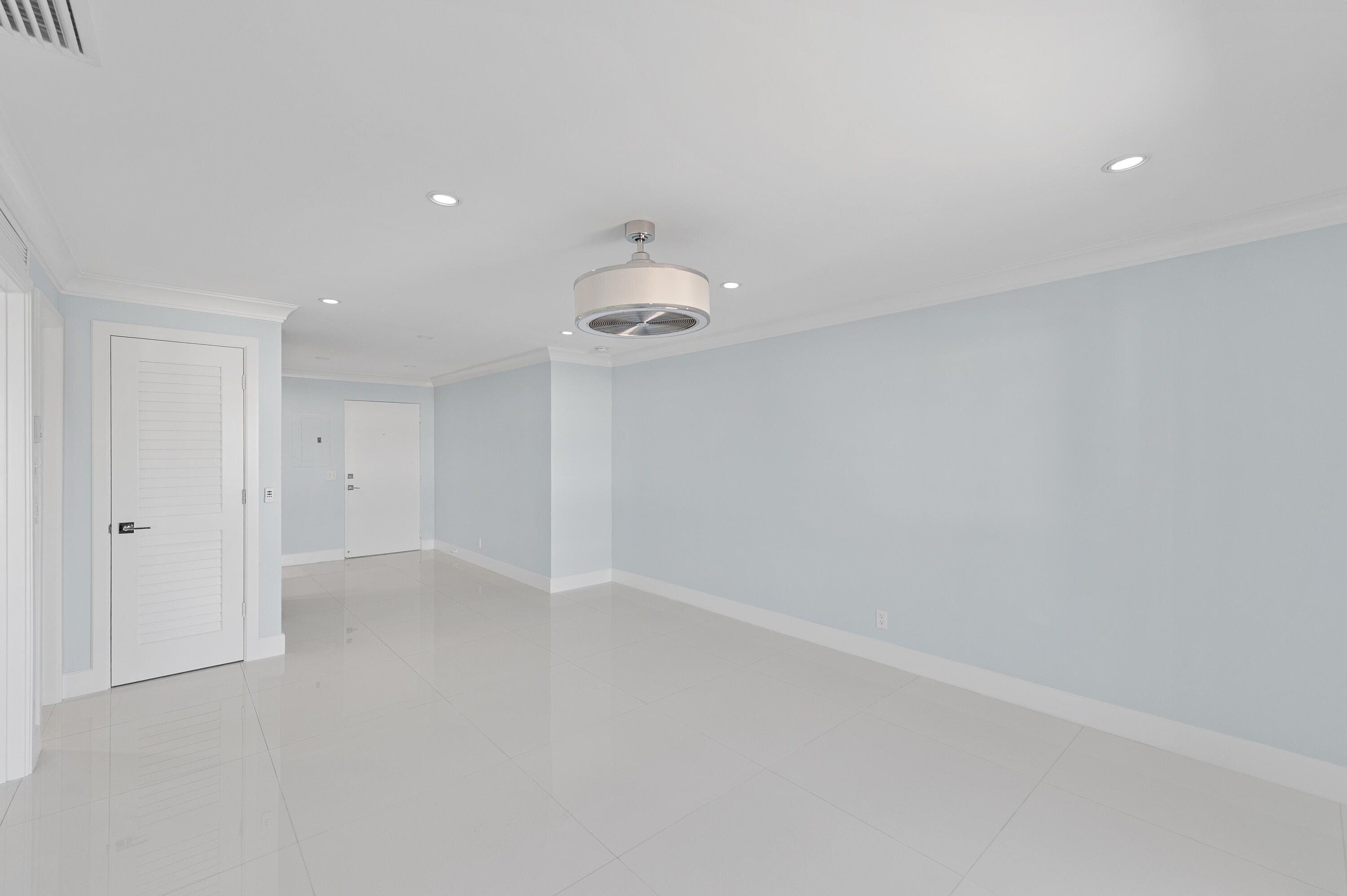 3220 Bayview #302, Fort Lauderdale FL 33306