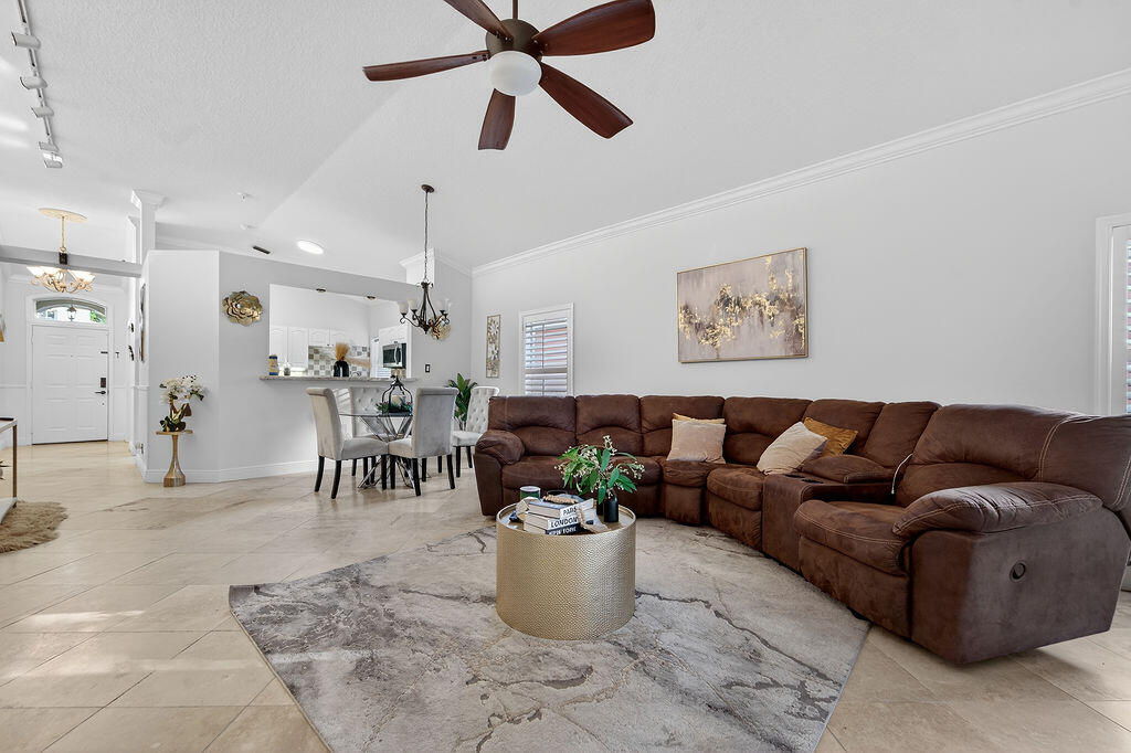 8063 Via Hacienda, Riviera Beach FL 33418
