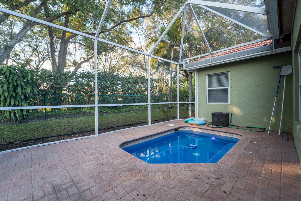 8063 Via Hacienda, Riviera Beach FL 33418