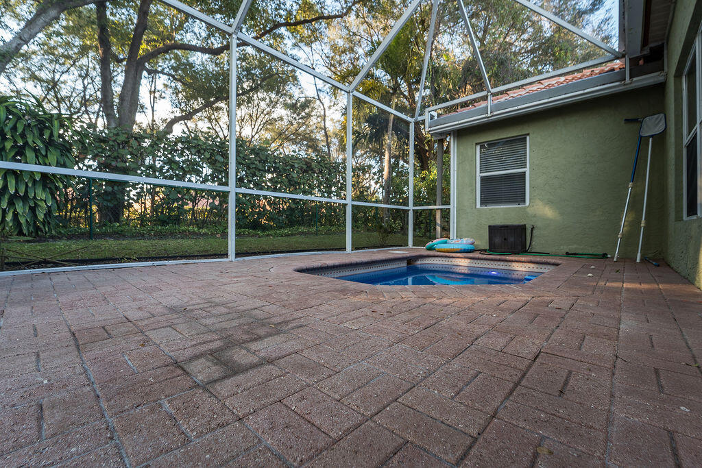 8063 Via Hacienda, Riviera Beach FL 33418