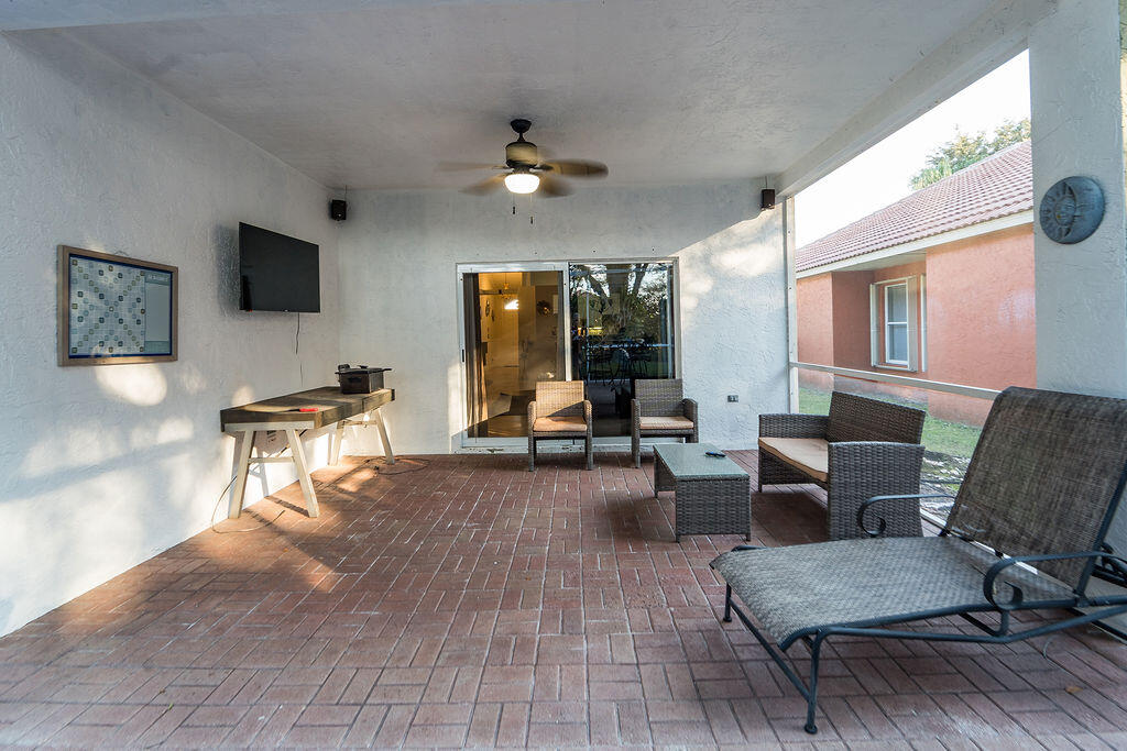 8063 Via Hacienda, Riviera Beach FL 33418