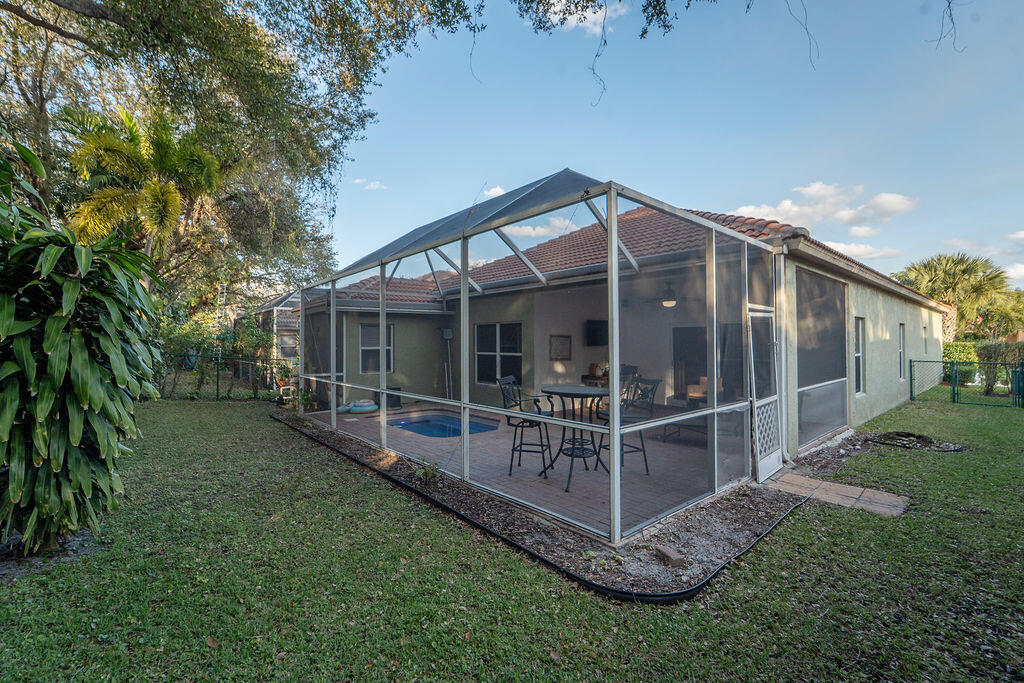 8063 Via Hacienda, Riviera Beach FL 33418
