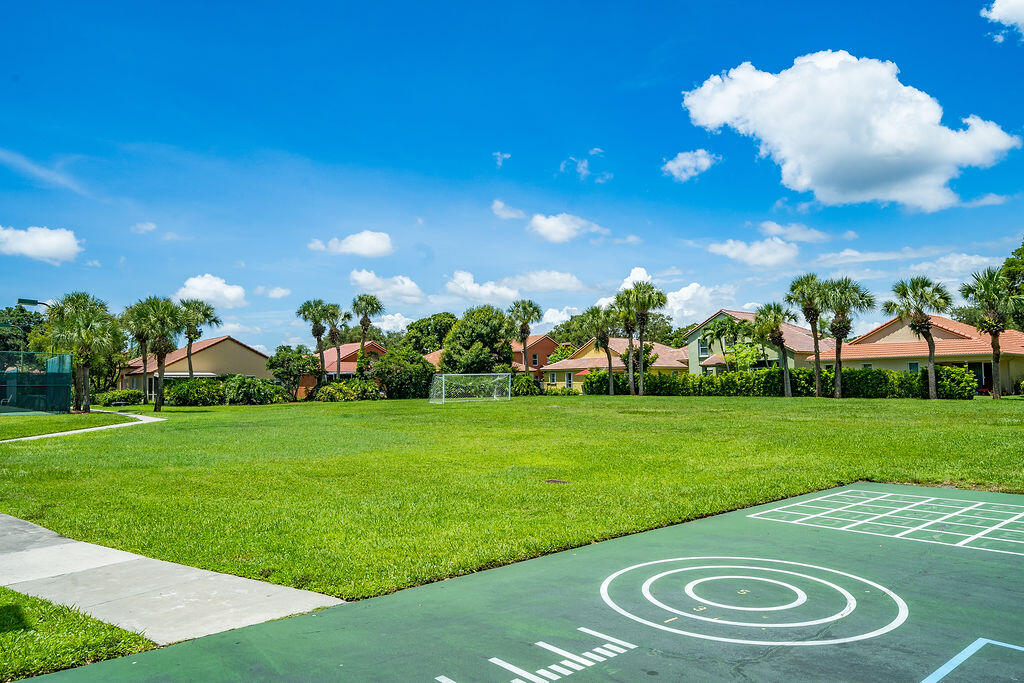 8063 Via Hacienda, Riviera Beach FL 33418