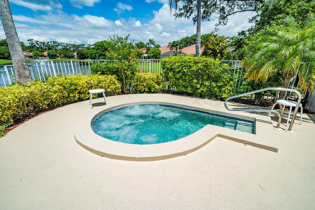 8063 Via Hacienda, Riviera Beach FL 33418