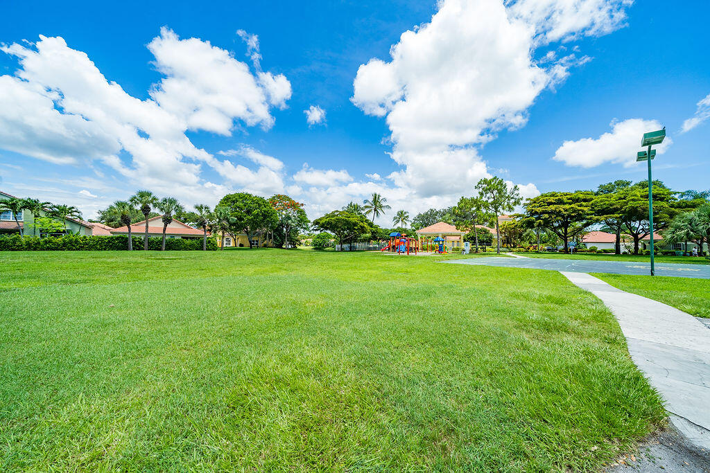 8063 Via Hacienda, Riviera Beach FL 33418