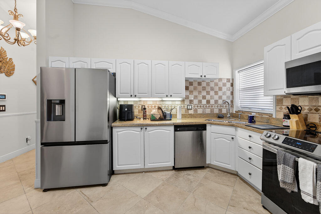 8063 Via Hacienda, Riviera Beach FL 33418