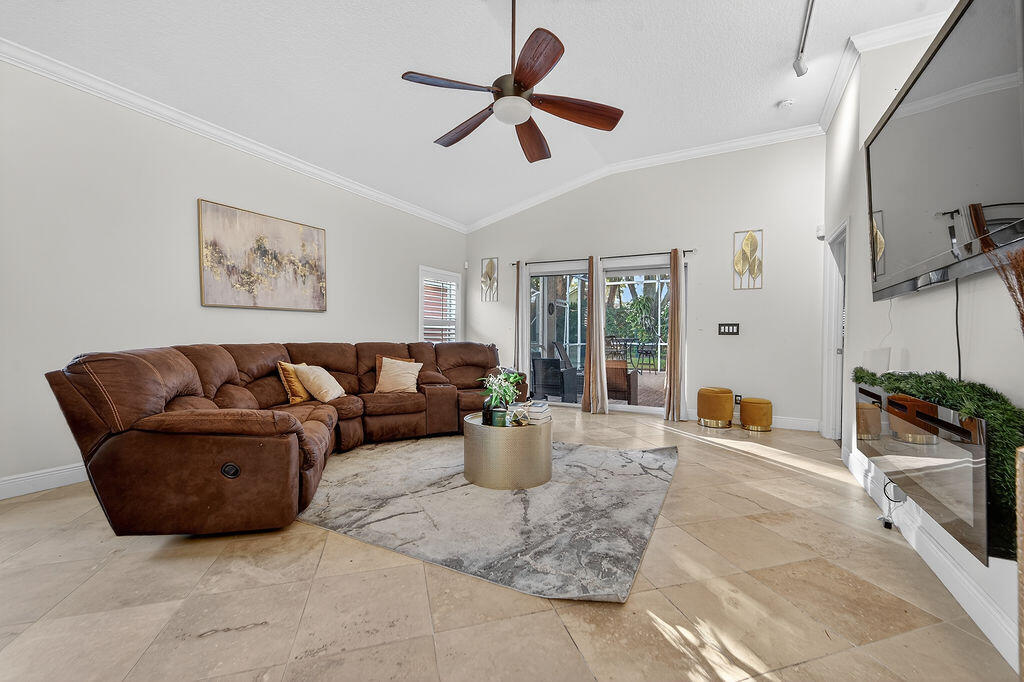 8063 Via Hacienda, Riviera Beach FL 33418