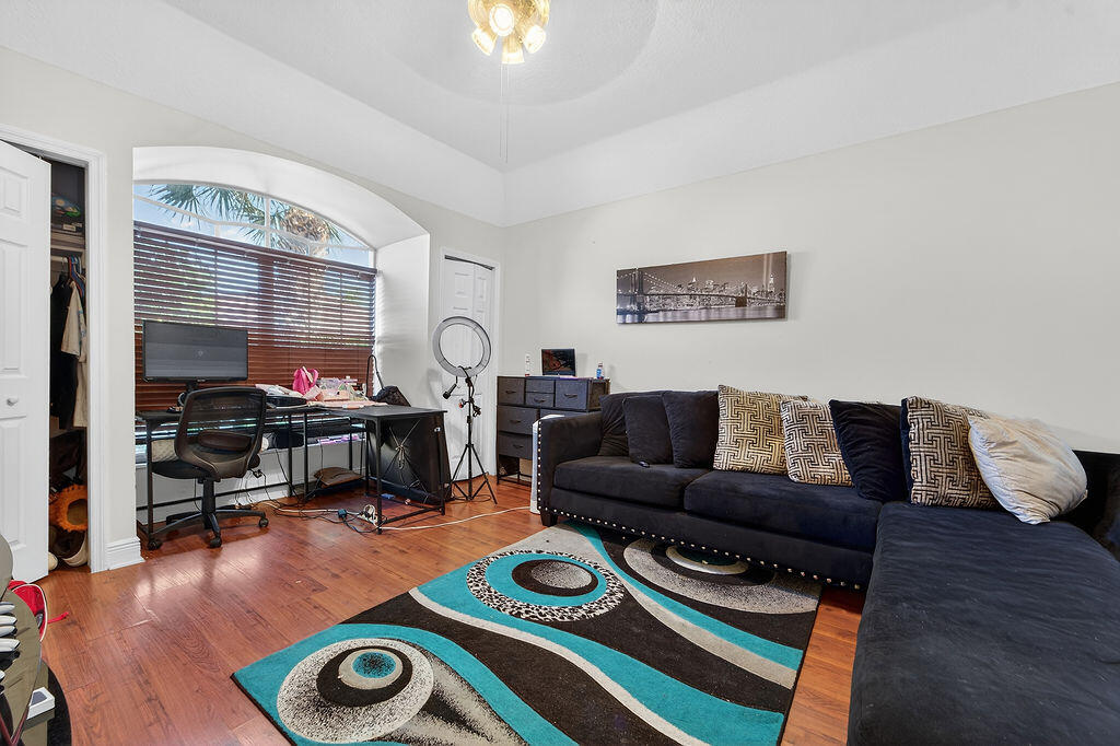 8063 Via Hacienda, Riviera Beach FL 33418