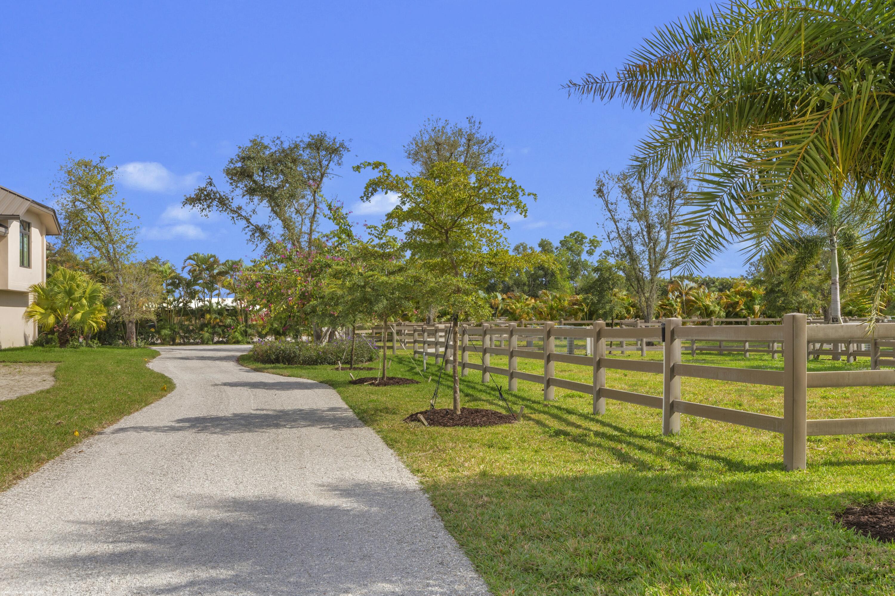 16219 Hollow Tree, Wellington FL 33470