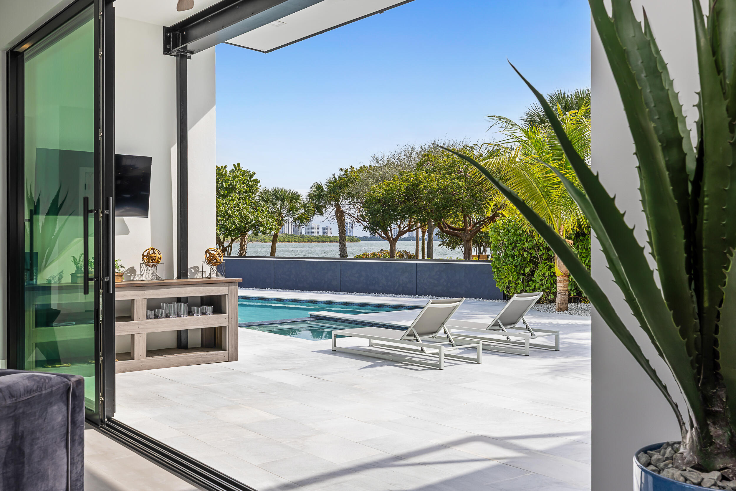 706 Lakeside, North Palm Beach FL 33408