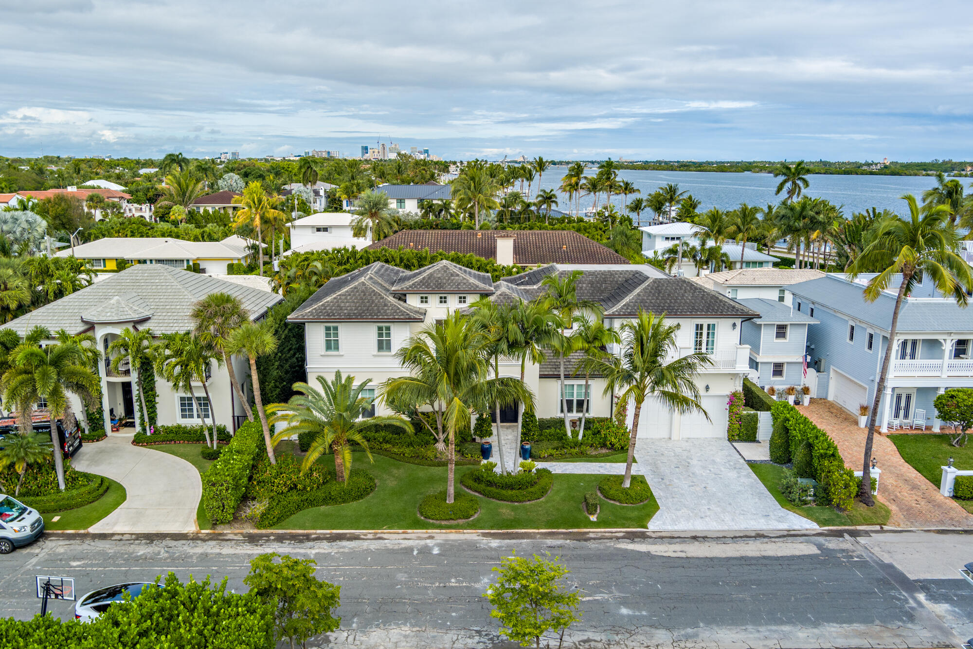 129 Santa Lucia, West Palm Beach FL 33405