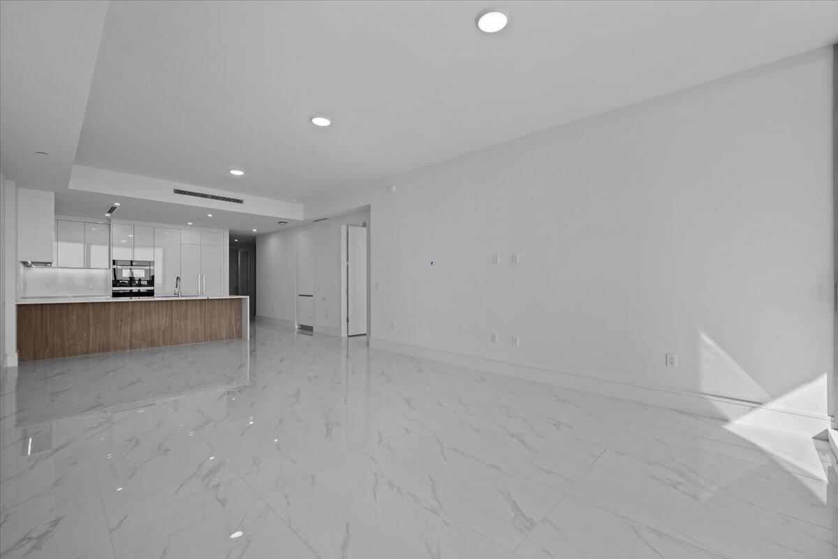 220 Lake Shore #804, Lake Park FL 33403