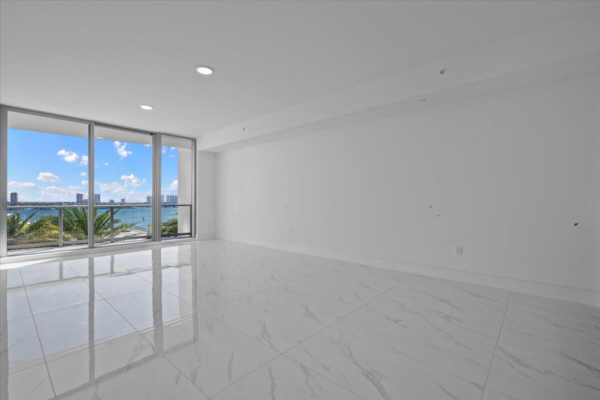 220 Lake Shore #804, Lake Park FL 33403