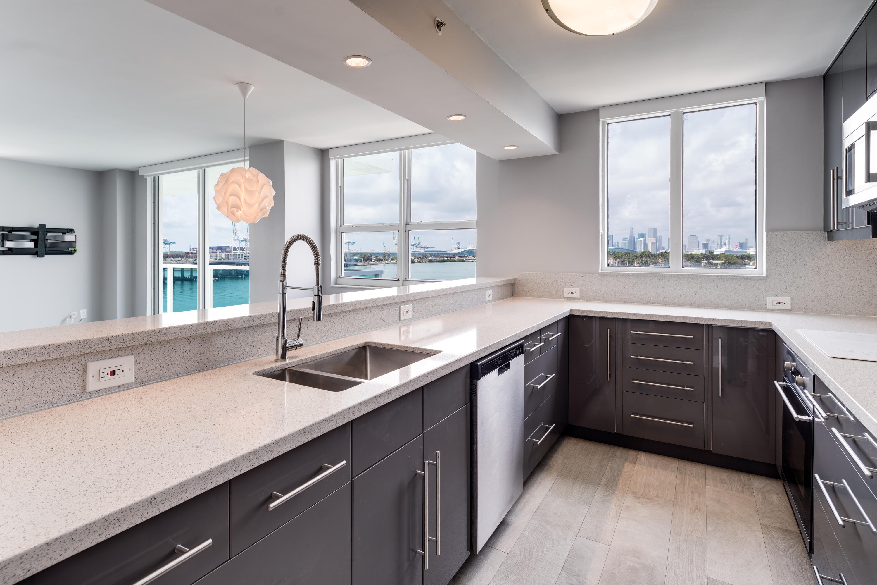 650 W West #701, Miami Beach FL 33139